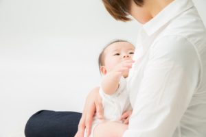 母乳育児　授乳